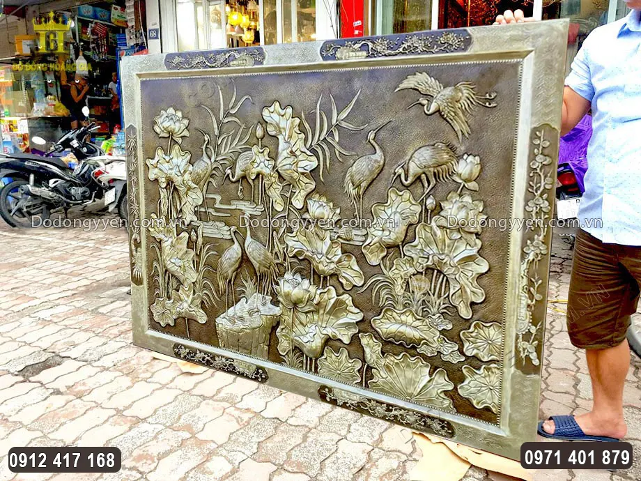 H&igrave;nh ảnh nh&igrave;n nghi&ecirc;ng của bức tranh